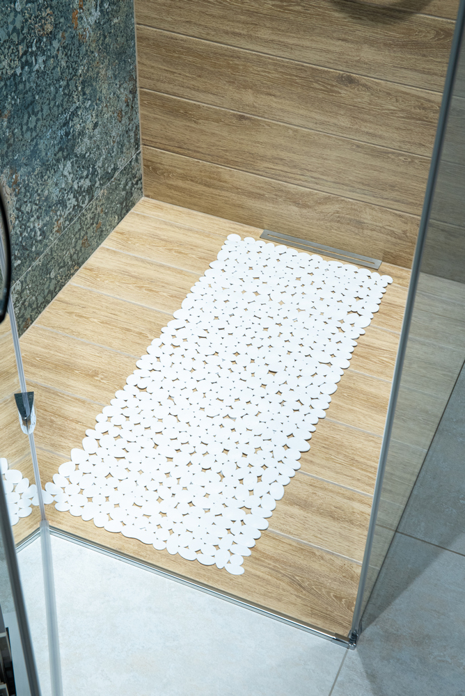Csúszásgátló kádbetét, kavics mintás, fehér, 90×40 cm – 2. kép